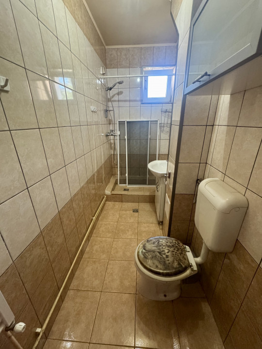 Apartament 2 camere bloc caramida etaj 1
