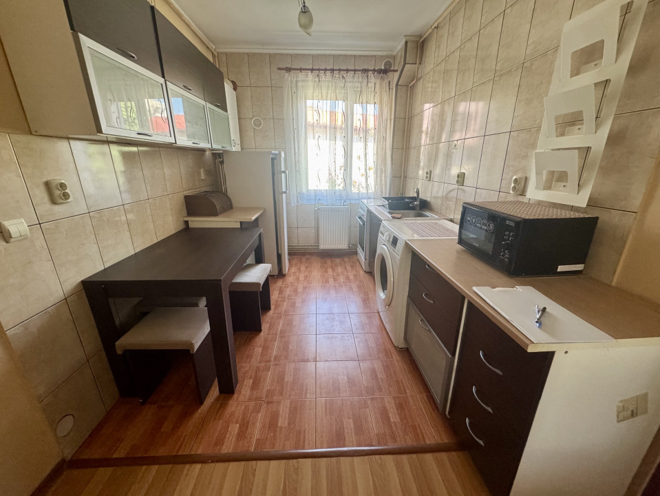 Apartament 2 camere bloc caramida etaj 1