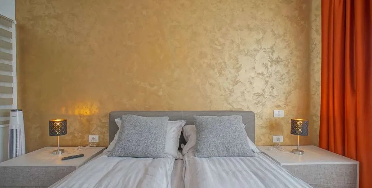 Apartament 2 cam 60 MP, et 10, RACADAU