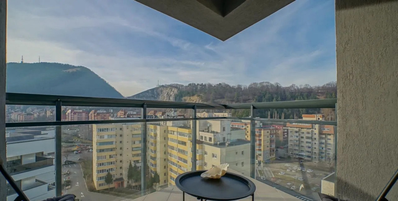 Apartament 2 cam 60 MP, et 10, RACADAU