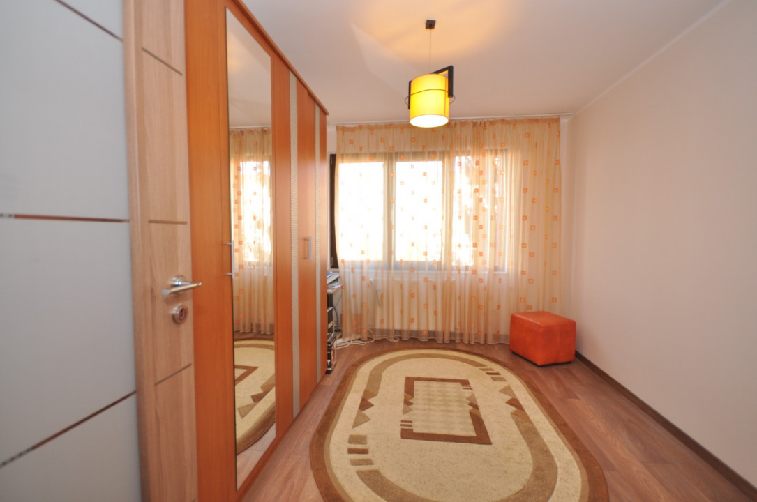 Apartament 3 cam 65 MP, et 5, CENTRUL CIVIC