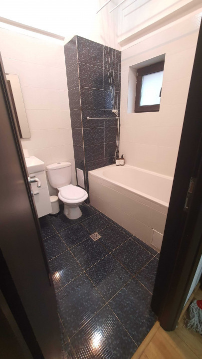 Apartament 3 camare bloc nou 
