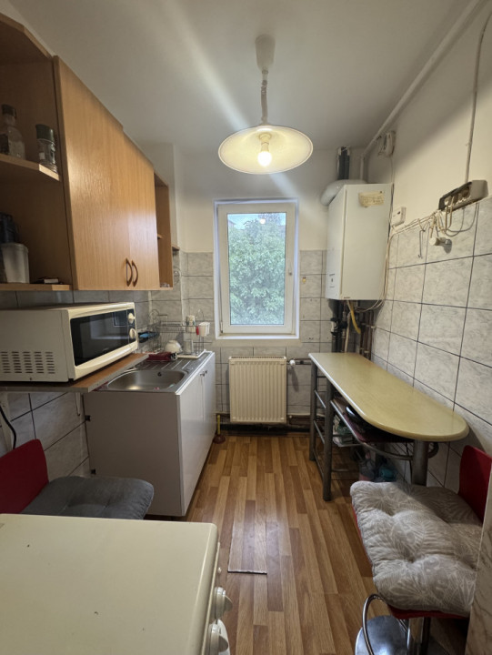 Apartament 3 camere etaj 3