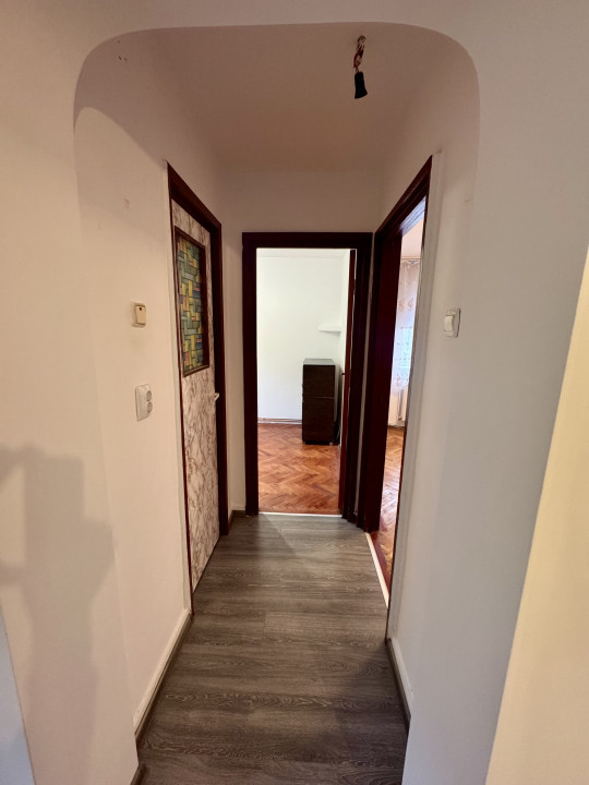 Apartament 3 camere etaj 3