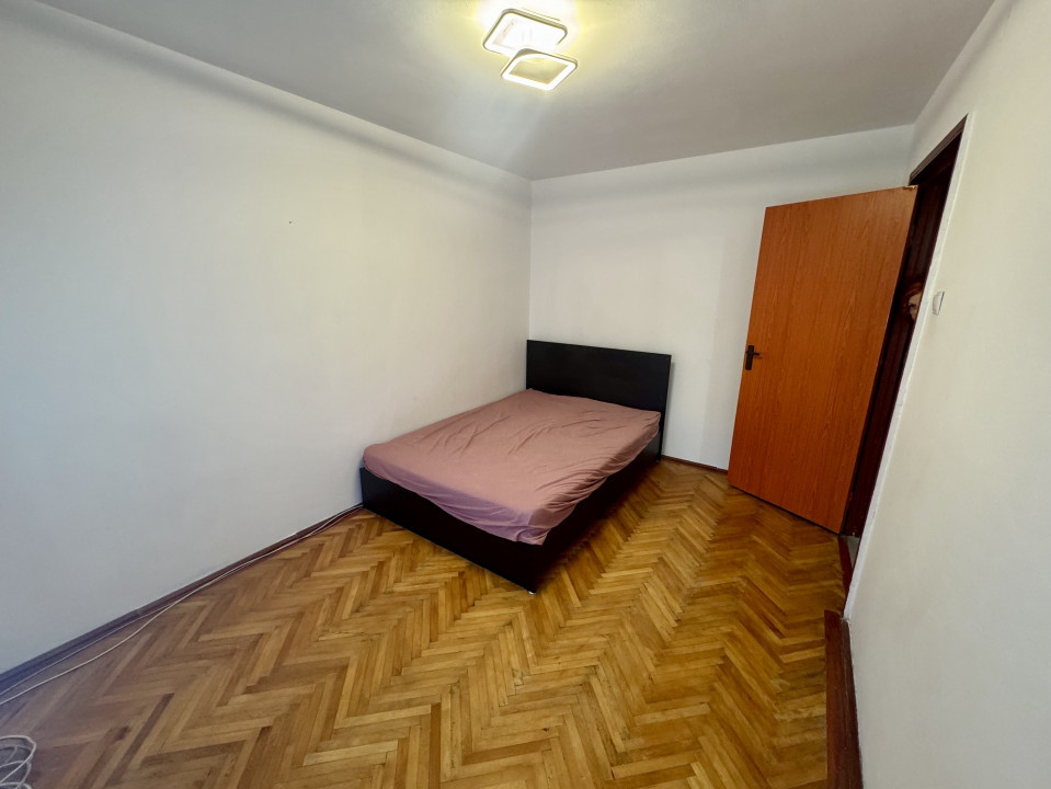 Apartament 3 camere etaj 3