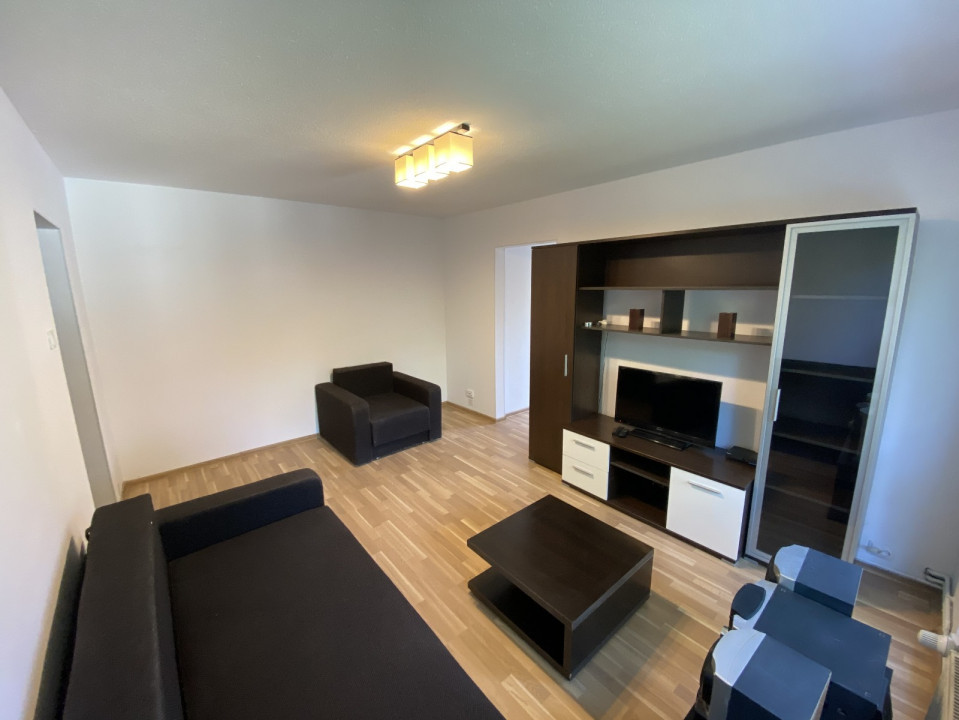 Închiriere apartament 3 camere – Zona Astra, Brașov