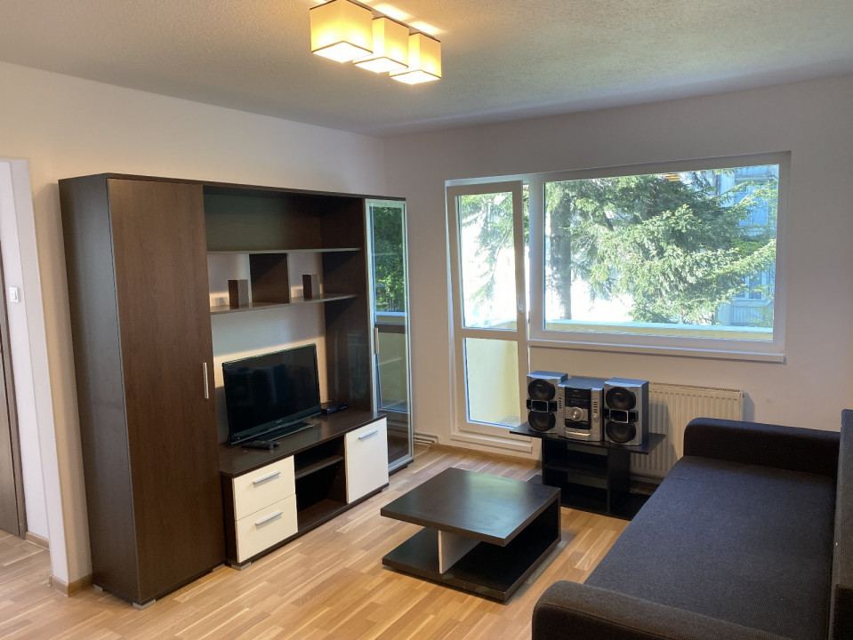 Închiriere apartament 3 camere – Zona Astra, Brașov