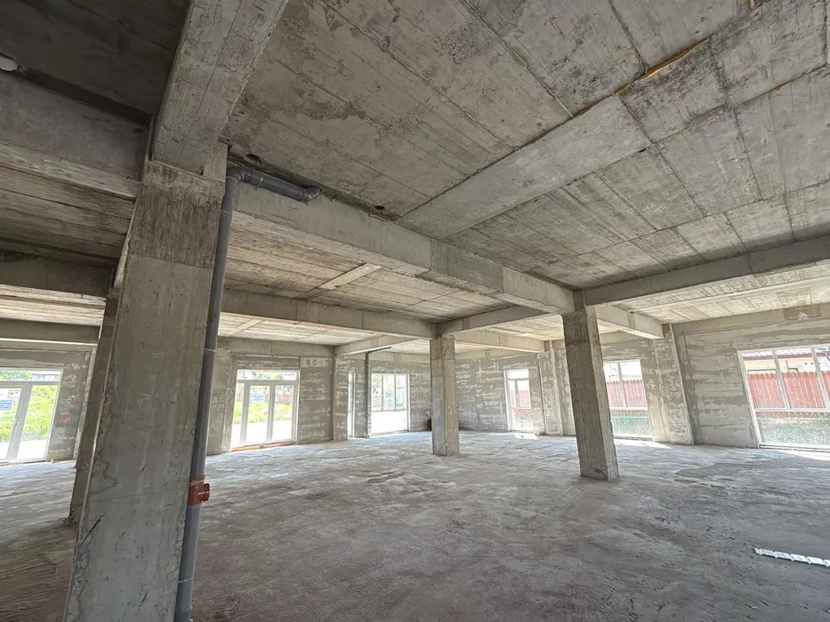 Spatiu comercial, birouri necompartimentat Visani parter