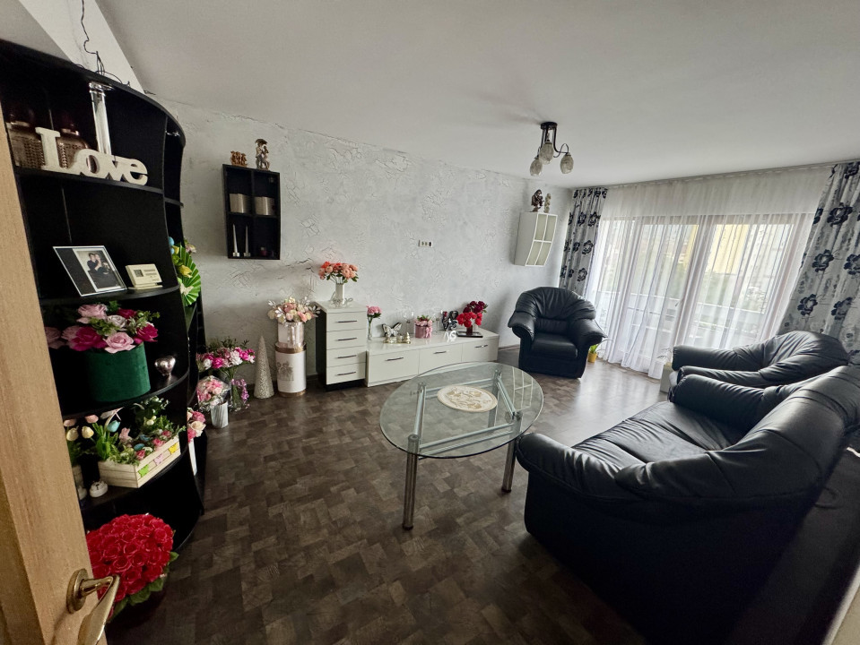 Apartament 4 camere spatios central zona linistita
