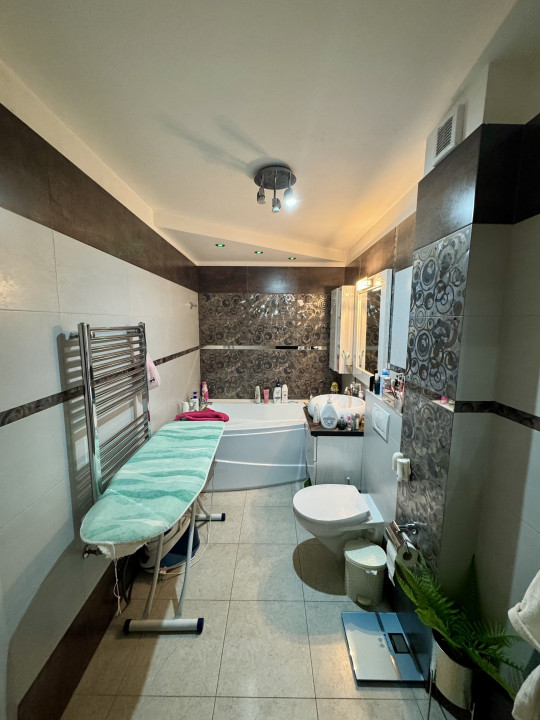 Apartament 4 camere spatios central zona linistita