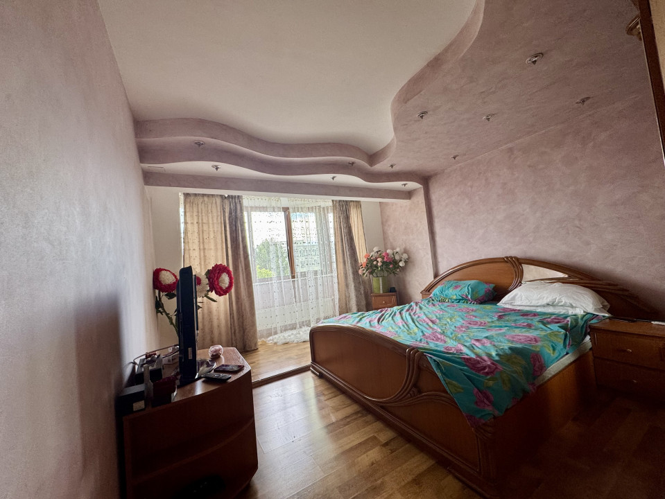 Apartament 4 camere spatios central zona linistita