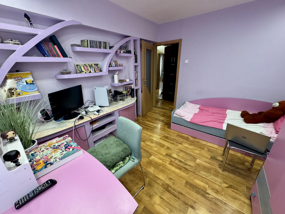 Apartament 4 camere spatios central zona linistita