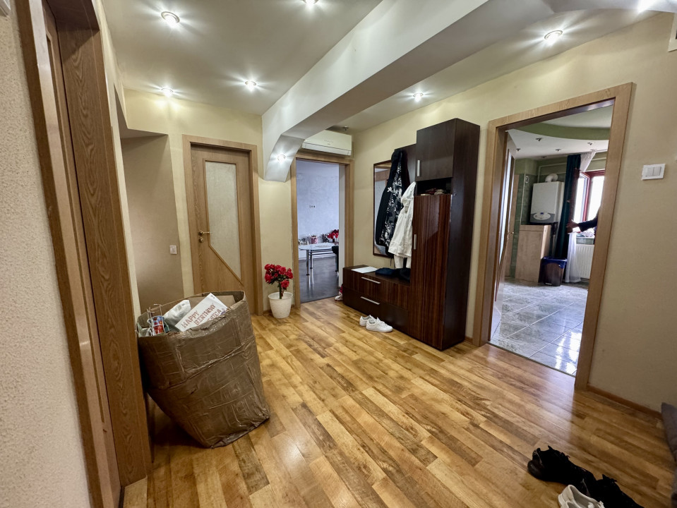 Apartament 4 camere spatios central zona linistita