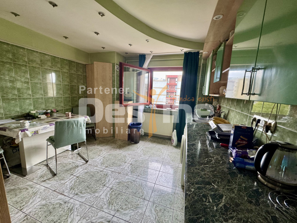 Apartament 4 camere spatios central zona linistita