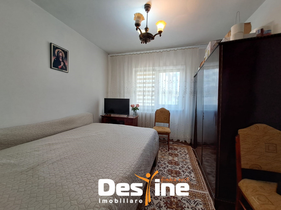 ZIMBRU, Apartament 3 camere, DECOMANDAT, 59.5mp, et 4 cu pod, 104.900 euro