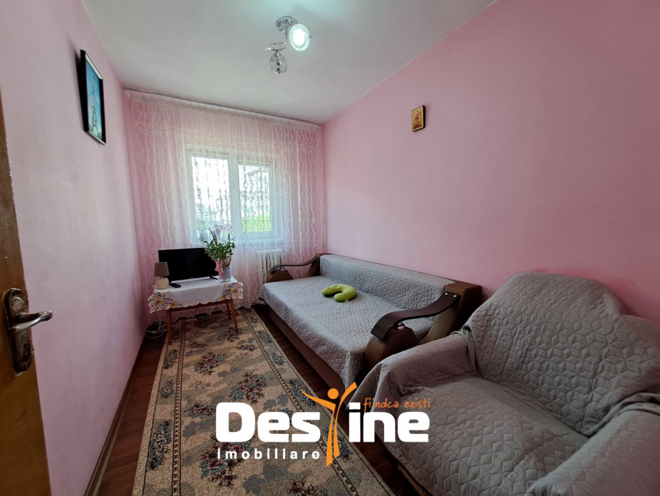ZIMBRU, Apartament 3 camere, DECOMANDAT, 59.5mp, et 4 cu pod, 104.900 euro