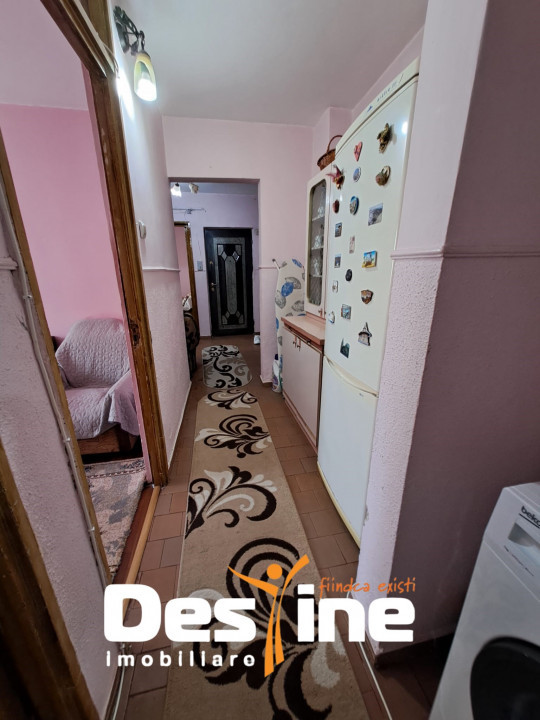 ZIMBRU, Apartament 3 camere, DECOMANDAT, 59.5mp, et 4 cu pod, 104.900 euro
