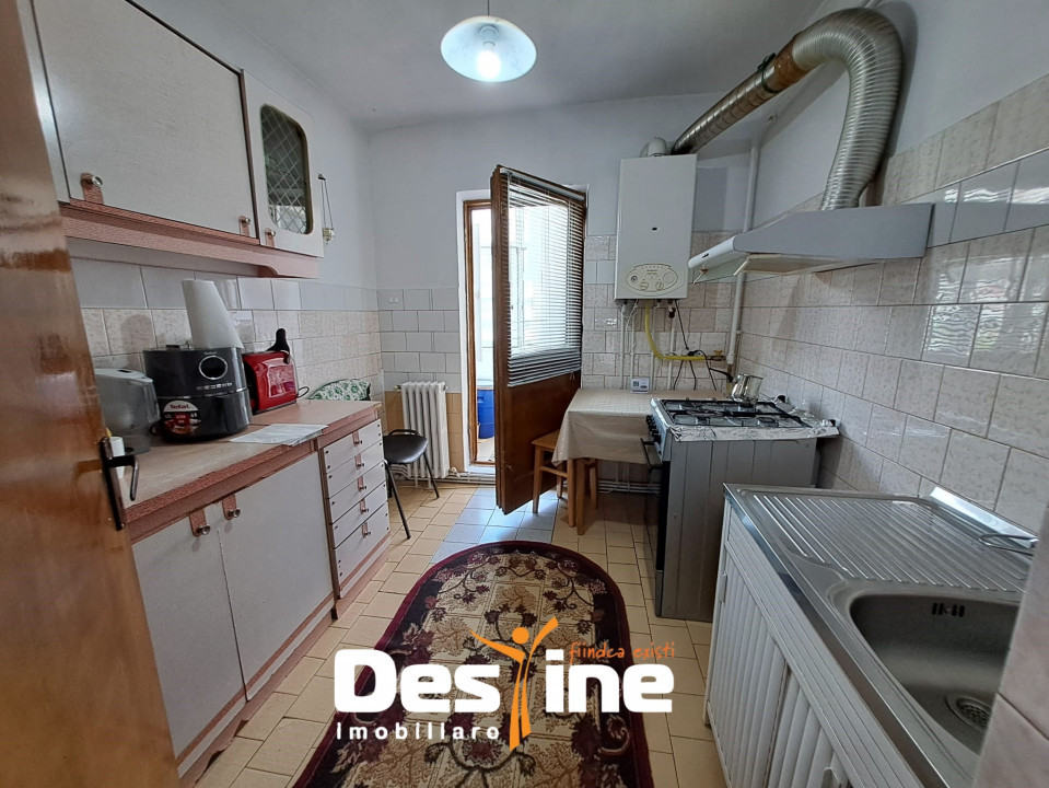 ZIMBRU, Apartament 3 camere, DECOMANDAT, 59.5mp, et 4 cu pod, 104.900 euro