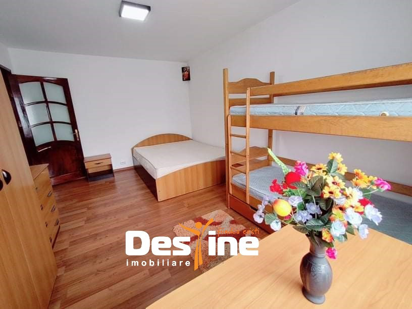 APARTAMENT 2 CAMERE, DECOMANDAT, FRUMOASA