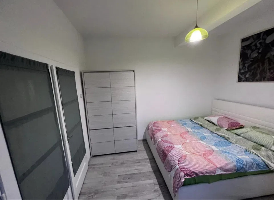 Inchiriere apartament 3 camere- Str. Lunga