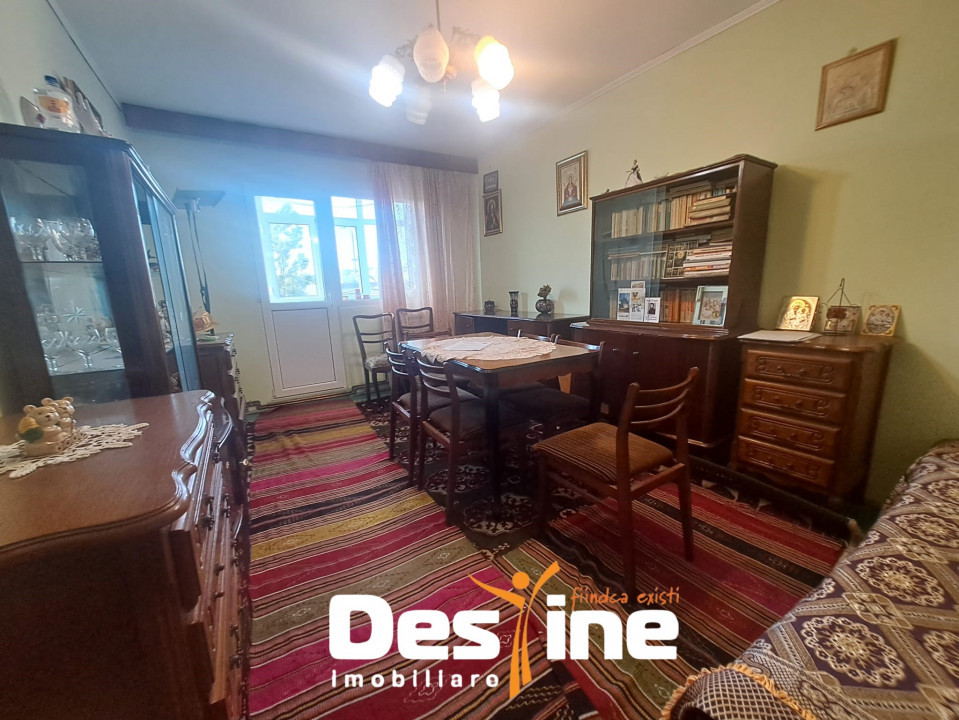 Apartament 3 camere DECOMANDAT, Dacia 65,7 mp 
