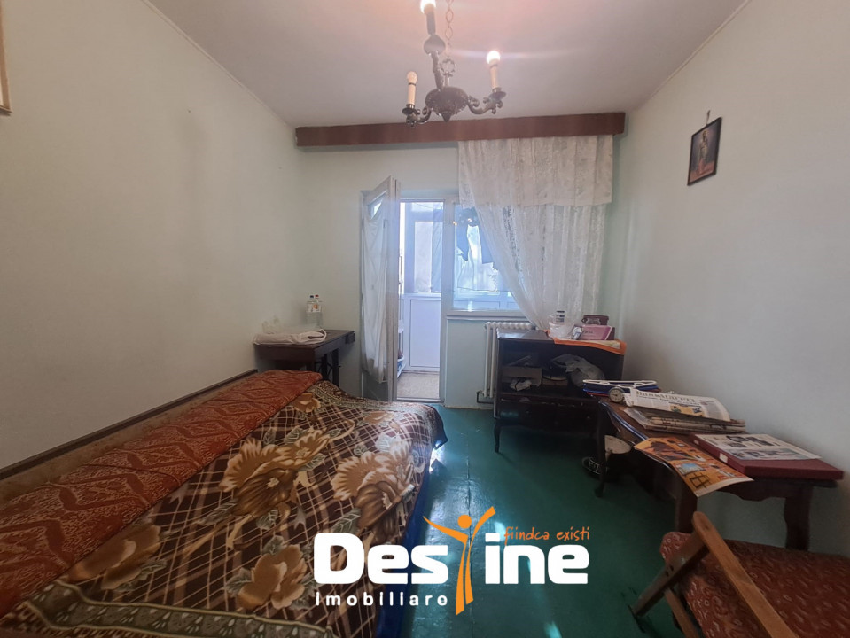 Apartament 3 camere DECOMANDAT, Dacia 65,7 mp 