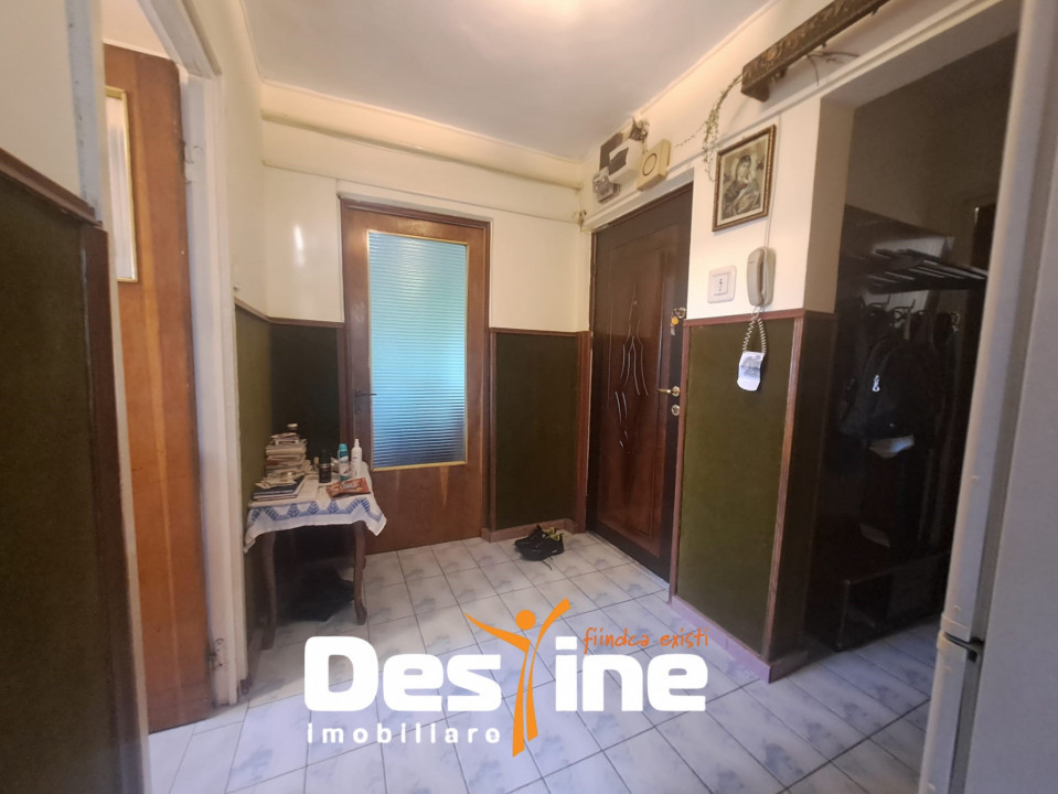Apartament 3 camere DECOMANDAT, Dacia 65,7 mp 