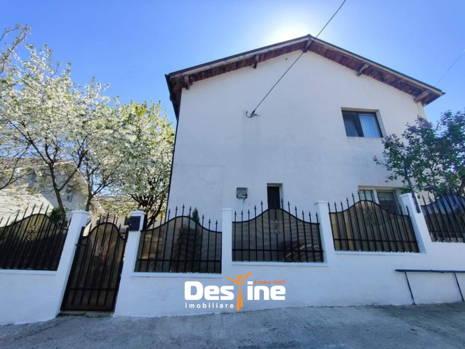 CUG - casă 153 mp cu 2 apartamente P+1+POD și 500 mp teren 