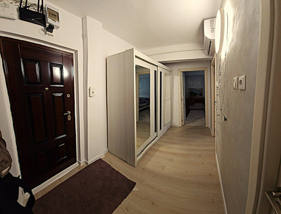 De vănzare două camere decomandate,Central​