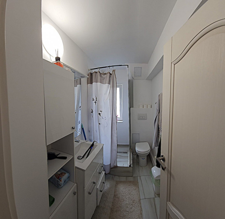 De vănzare două camere decomandate,Central​