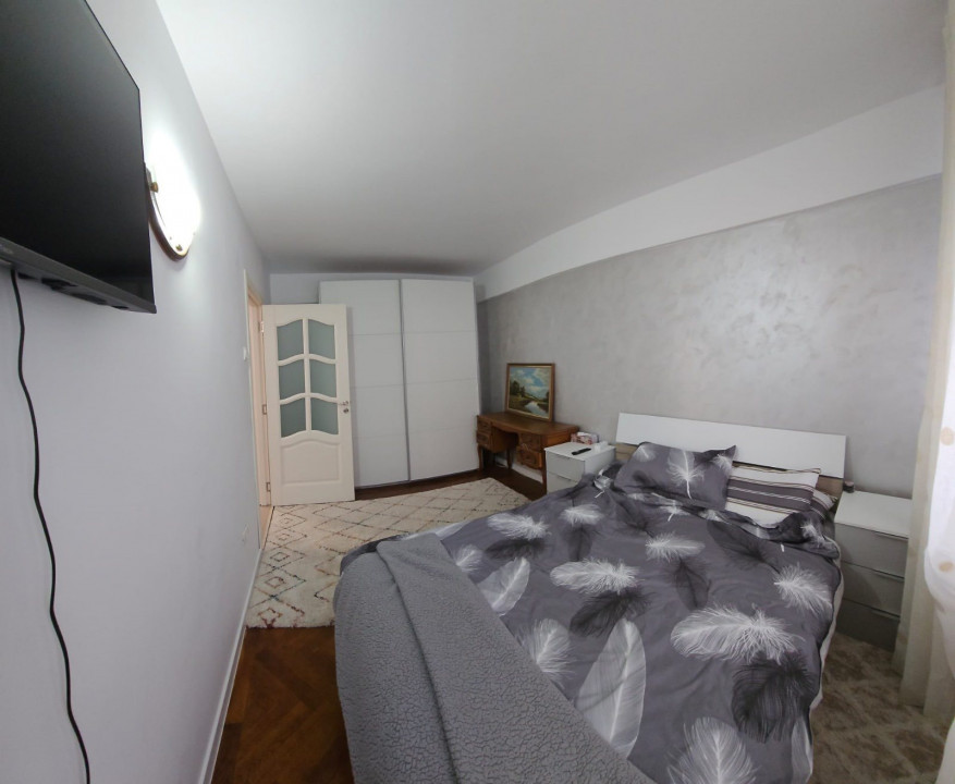 De vănzare două camere decomandate,Central​