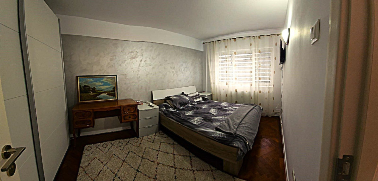 De vănzare două camere decomandate,Central​