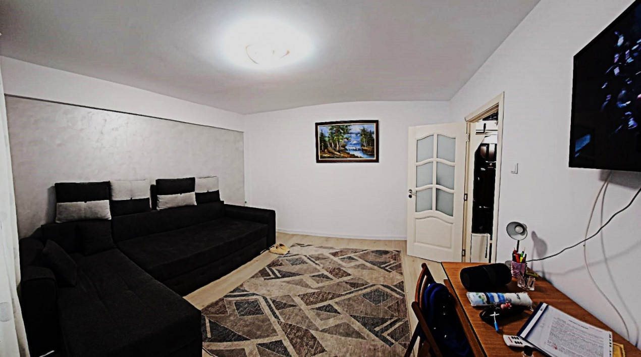 De vănzare două camere decomandate,Central​