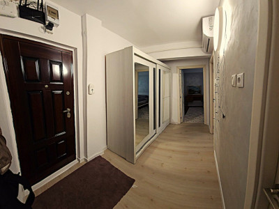 De vănzare două camere decomandate,Central​