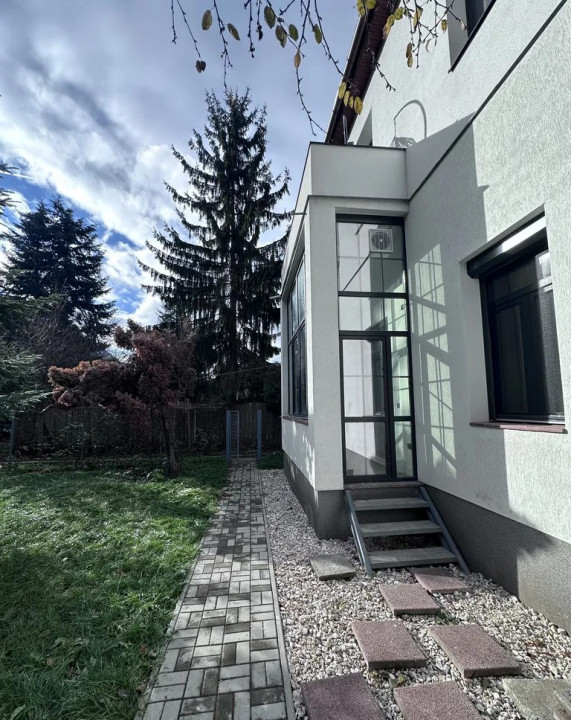 Apartament 3 camere , 80 MP, PARTER + CURTE, ULTRACENTRAL
