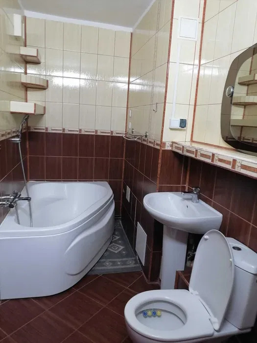 APARTAMENT DE ÎNCHIRIAT, 2 camere, bulevardul Victoriei, etajul 5