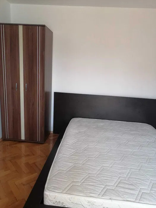 APARTAMENT DE ÎNCHIRIAT, 2 camere, bulevardul Victoriei, etajul 5