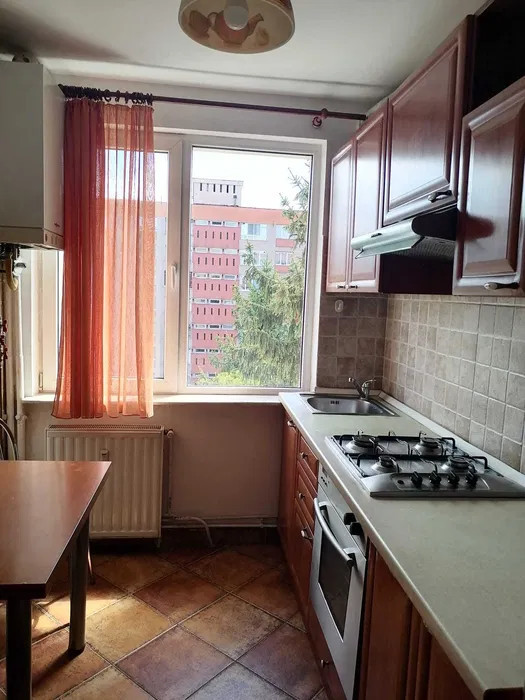 APARTAMENT DE ÎNCHIRIAT, 2 camere, bulevardul Victoriei, etajul 5