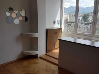 APARTAMENT DE ÎNCHIRIAT, 2 camere, bulevardul Victoriei, etajul 5