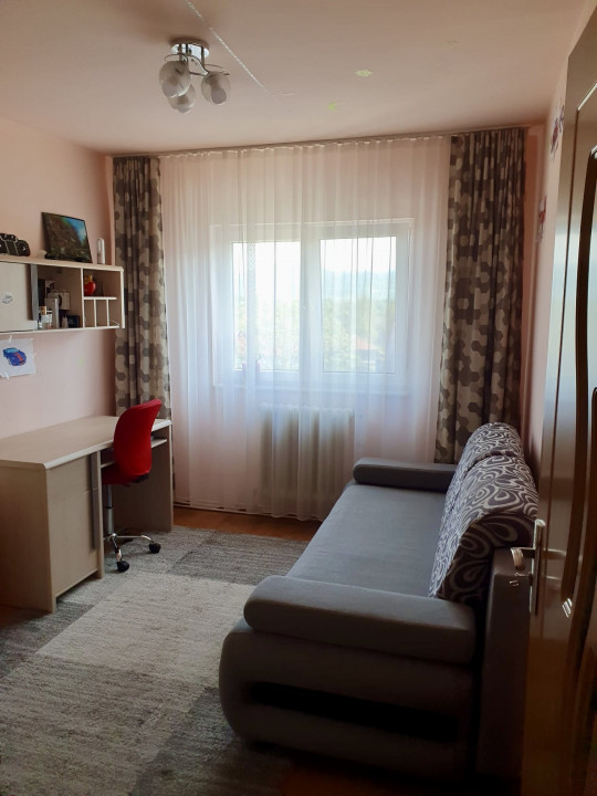 Apartament 4 camere central