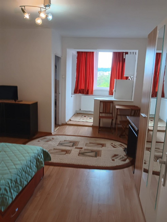 🏡 Garsonieră de închiriat – Mihai Viteazu, Brașov | Renovată, utilată complet