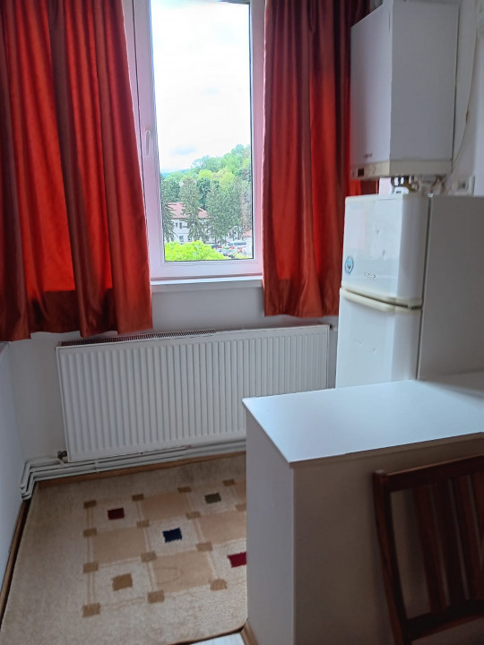 🏡 Garsonieră de închiriat – Mihai Viteazu, Brașov | Renovată, utilată complet
