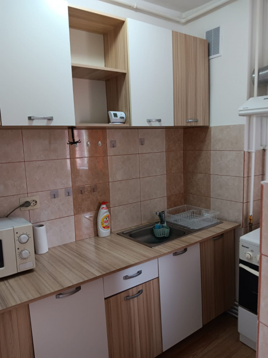 🏡 Garsonieră de închiriat – Mihai Viteazu, Brașov | Renovată, utilată complet
