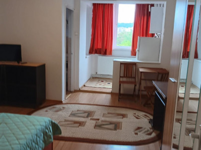 🏡 Garsonieră de închiriat – Mihai Viteazu, Brașov | Renovată, utilată complet