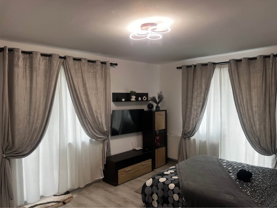 🏡 PROPRIETAR VÂND APARTAMENT 2 CAMERE – SÂNPETRU, CARTIER SUBCETATE