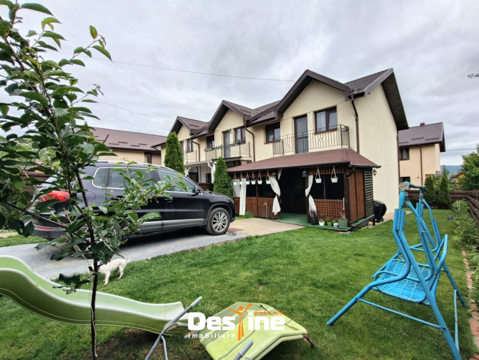 Casă tip triplex 4 camere 97 mp utili Valea Adâncă - 5 drumuri