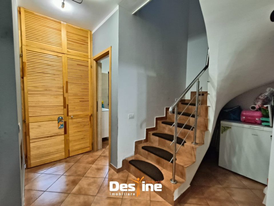 Casă tip triplex 4 camere 97 mp utili Valea Adâncă - 5 drumuri