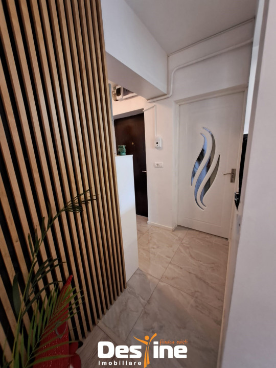 Alexandru cel Bun ap 3 camere decomandat , 46 mp, renovat ,  81.900 euro
