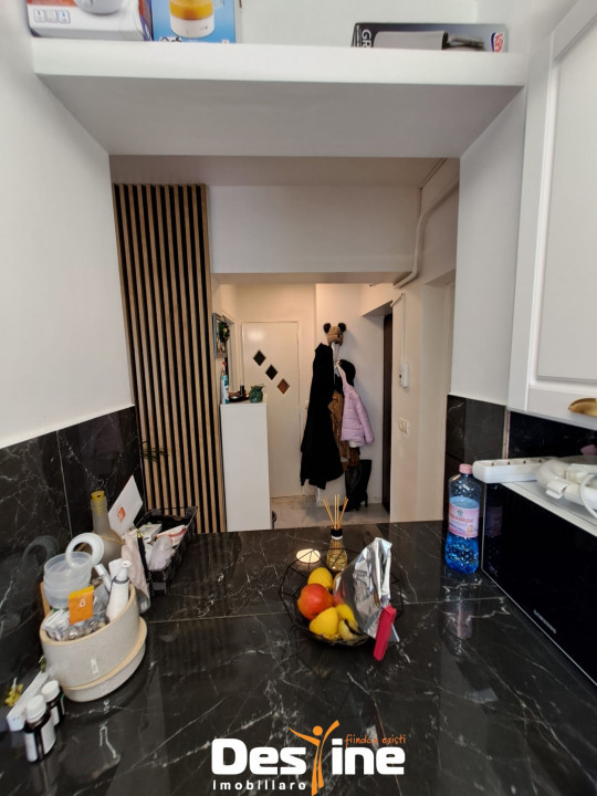 Alexandru cel Bun ap 3 camere decomandat , 46 mp, renovat ,  81.900 euro
