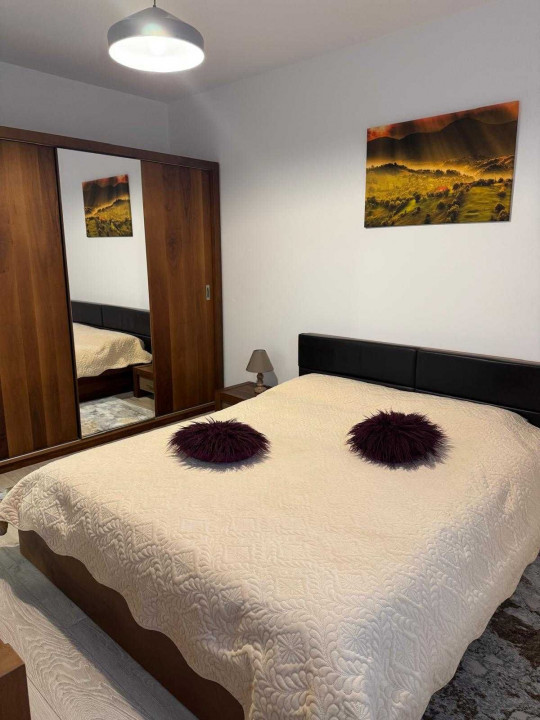 De închiriat – Apartament 2 camere complet mobilat și utilat, cu terasă 